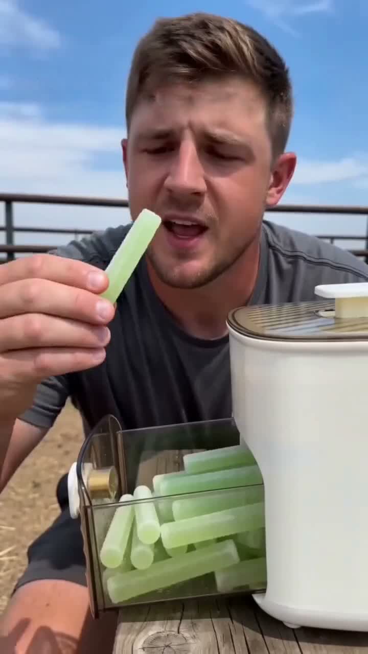 PopCube Portable Ice Cube, Popsicle & Lolly Maker